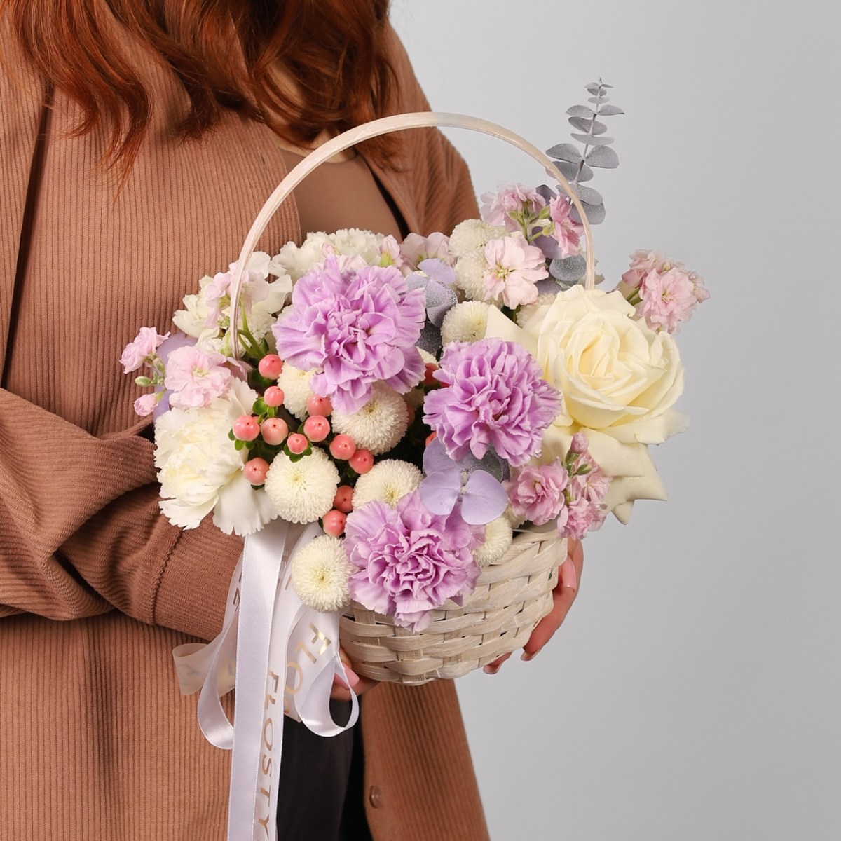 nedorogaya korzina s cvetami  4